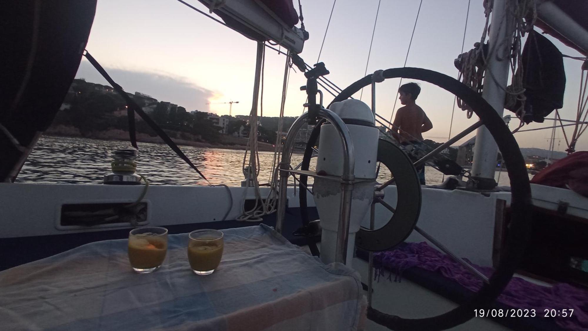 Best Barcelona Boat Experience サン・アドリア・デ・ベソス エクステリア 写真